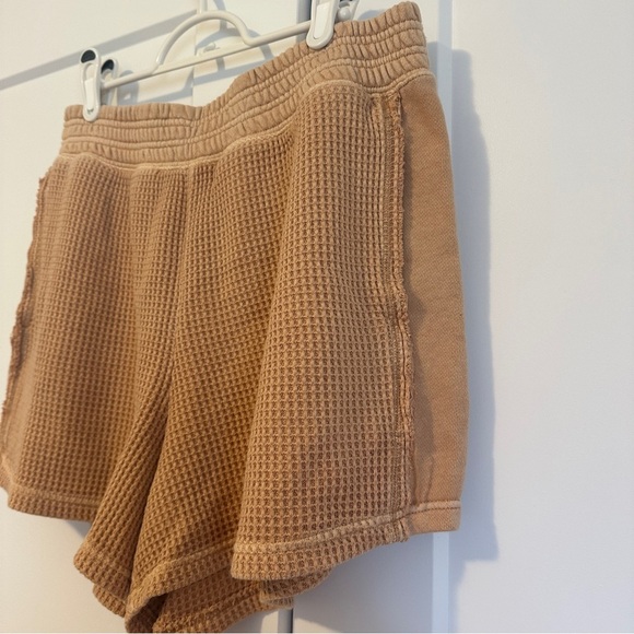 Aerie Tan Waffle Knit Shorts Size Large Women’s - Picture 2 of 9